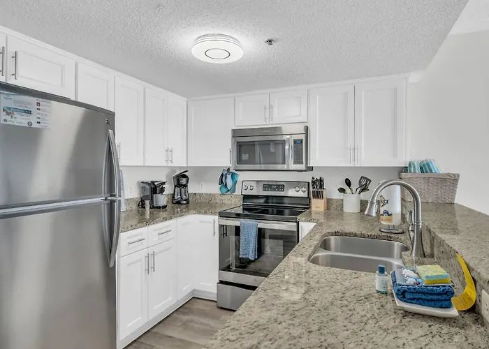 Summer Dates Still Available! Tropical Winds 703! Apartment